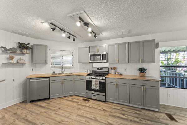 1983 Golden West Manufactured Home