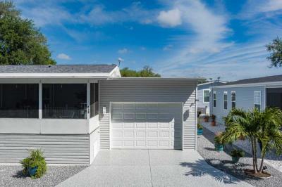 Photo 3 of 51 of home located at 214 57th Ct E Palmetto, FL 34221