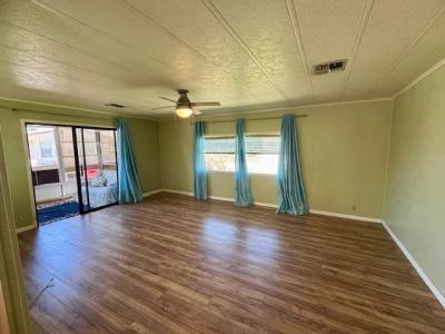 Photo 4 of 7 of home located at 2600 Harden Blvd Lot 212 Lakeland, FL 33803