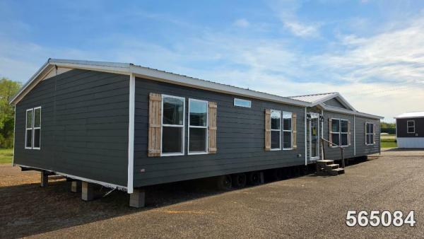 Photo 1 of 2 of home located at Regional Homes Of Como 16394 Highway 310 E Como, MS 38619