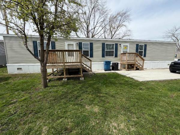 Photo 1 of 2 of home located at Colonial Estates 14001 Western Ave Blue Island, IL 60406
