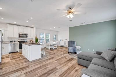 Photo 3 of 21 of home located at 39614 Sweetgum Ave Zephyrhills, FL 33542
