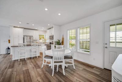 Photo 5 of 21 of home located at 39614 Sweetgum Ave Zephyrhills, FL 33542