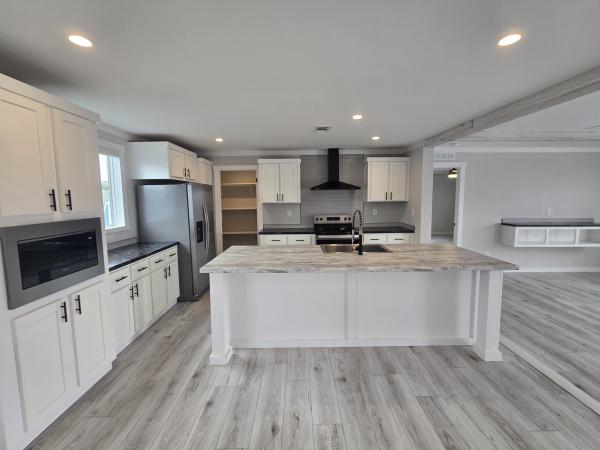 2025 Champion WS3256H32025 Mobile Home