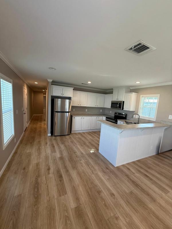 2023 Clayton Homes Inc Community Series Mobile Home