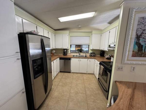 1984 Barrington Manufactured Home
