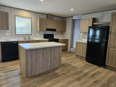 Mobile Home at 4470 Shasta Dr Lot Sh4470 Saginaw, MI 48603