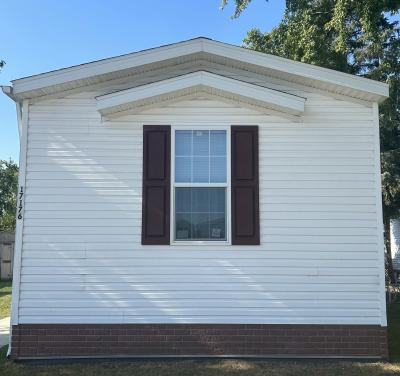 Photo 3 of 11 of home located at 17176 Detroiter Avenue Davisburg, MI 48350