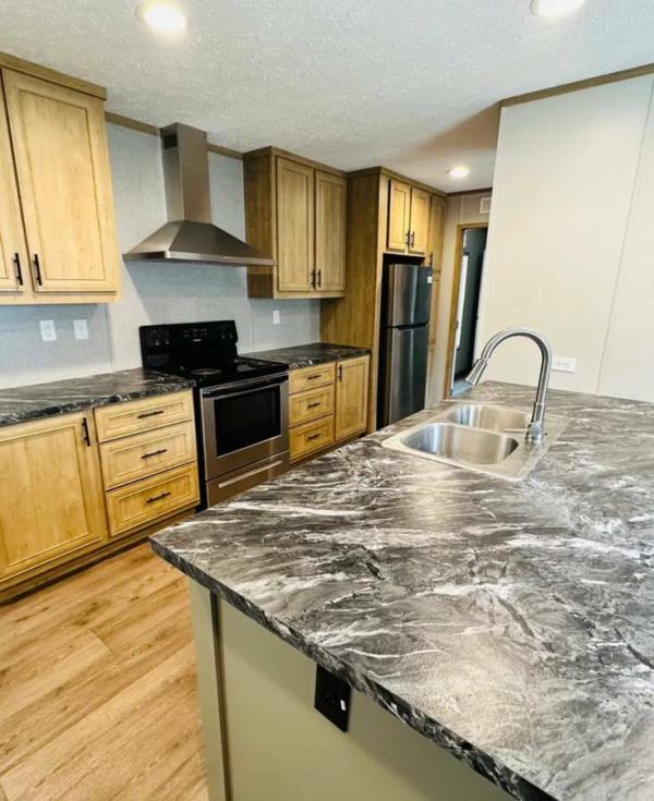 Photo 1 of 2 of home located at 692 Queens Rd Gainesville, FL 32607