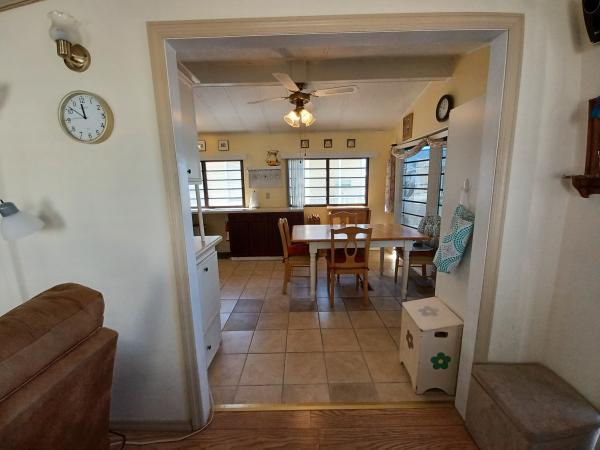 1987 Oakwood Mobile Home