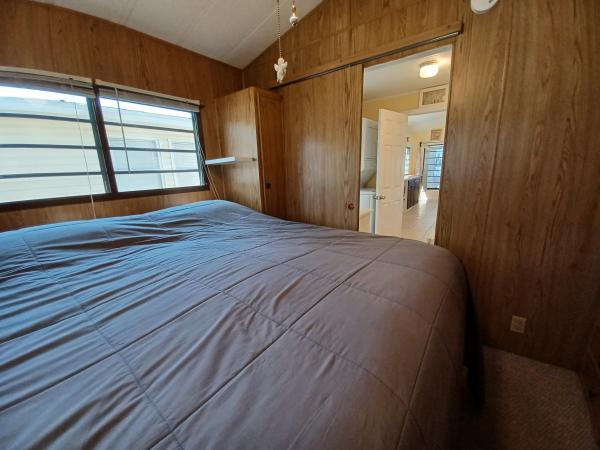 1987 Oakwood Mobile Home