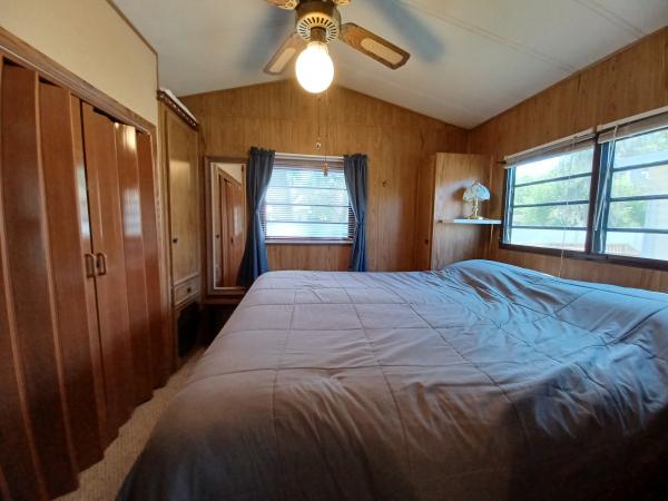 1987 Oakwood Mobile Home