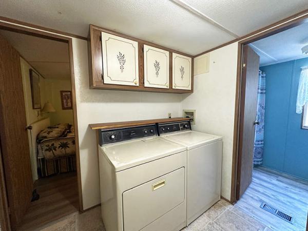 1987 CLAR Manufactured Home