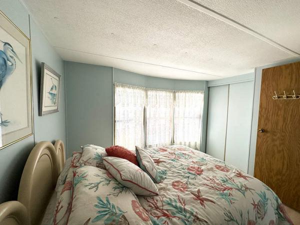 1987 CLAR Manufactured Home