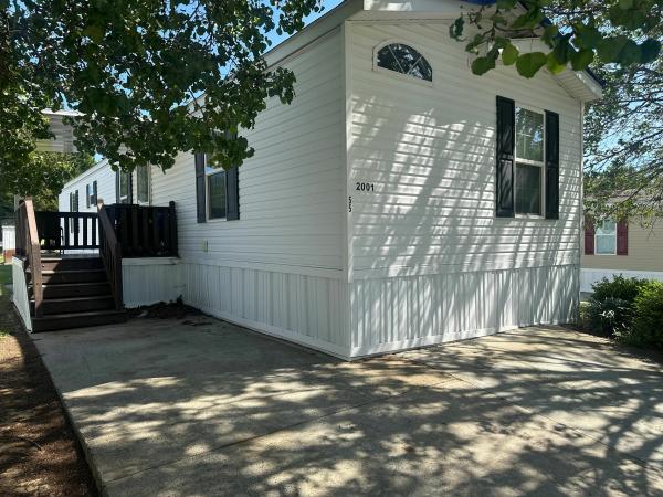 2015 CMH MANUFACTURING INC Mobile Home For Sale