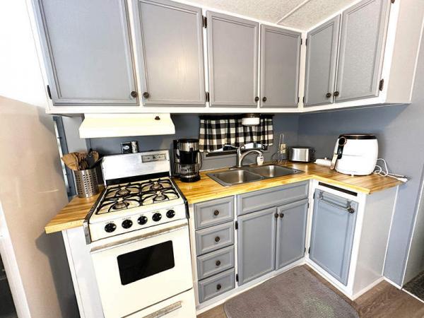 1983 Krop Manufactured Home