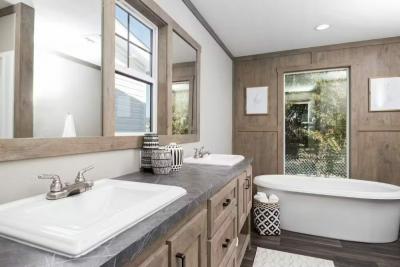 Photo 5 of 10 of home located at 10110 Kateri Ct Conroe, TX 77303