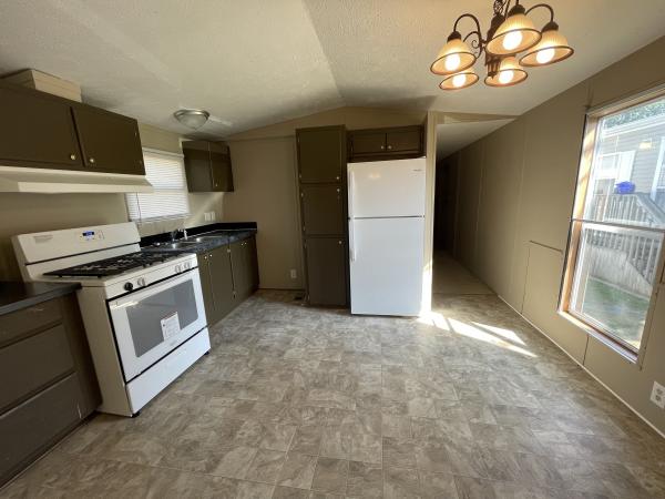 1999 Four Seasons WH 105 Mobile Home
