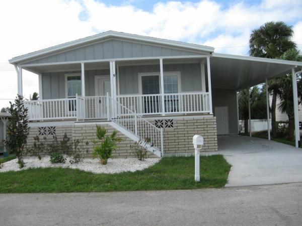 Photo 1 of 2 of home located at 9 Flamboyant Street Nokomis, FL 34275