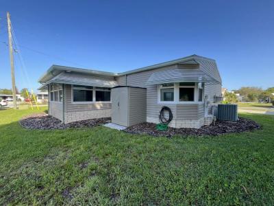 Photo 4 of 11 of home located at 108 Woodland Drive Leesburg, FL 34788