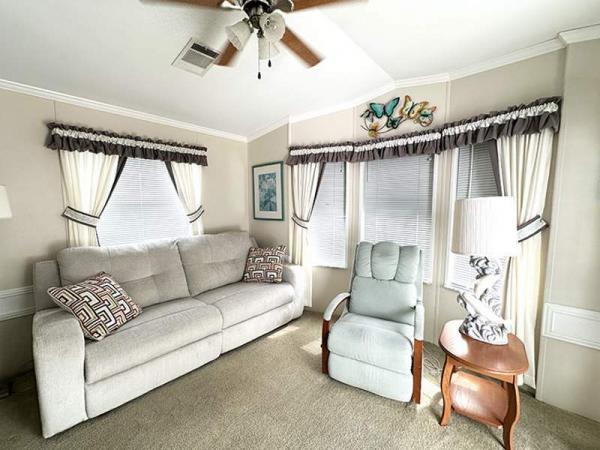 2010 Park Manufactured Home