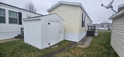 Photo 3 of 9 of home located at 744 Cour Ville Warren, MI 48091