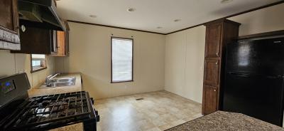 Photo 4 of 8 of home located at 546 Cour Louis Warren, MI 48091