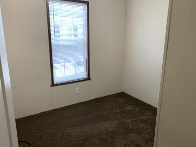 Photo 4 of 8 of home located at 908 Cour Retta Warren, MI 48091