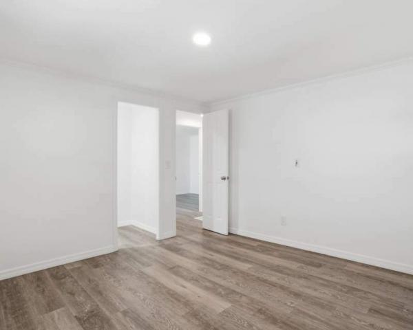 1975 TWIN Manufactured Home