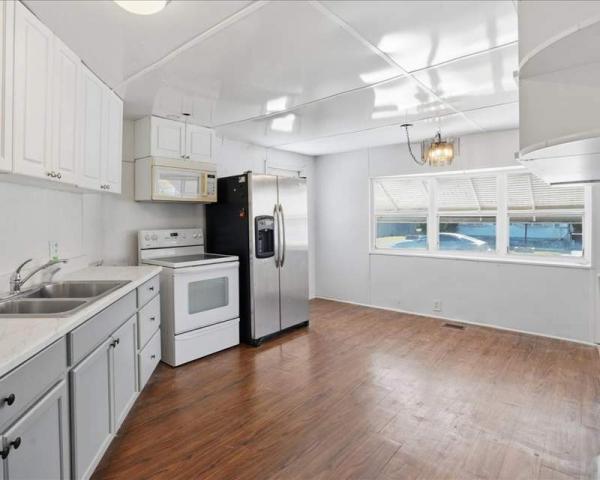 1973 TWIN Manufactured Home