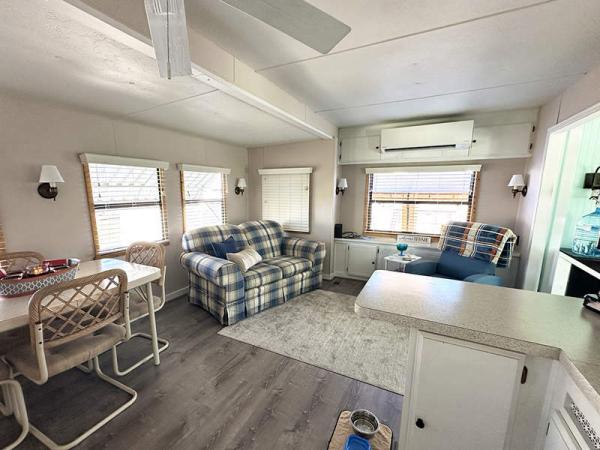 1984 Fran Manufactured Home