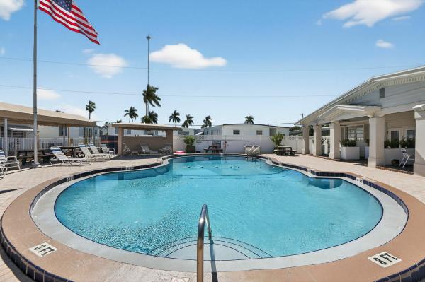 2013 Champion Manufactured Home