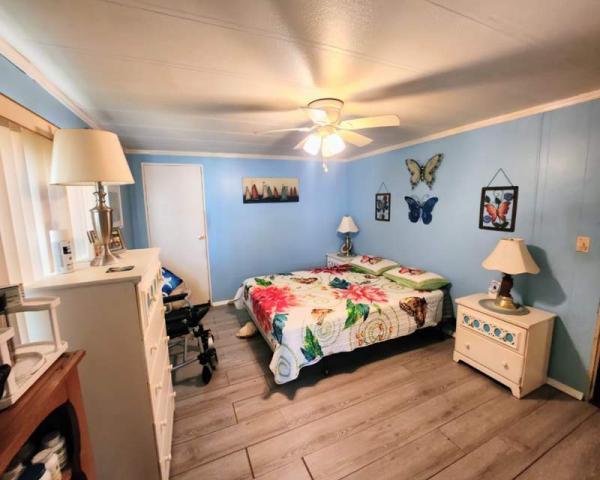 1980 TWIN Manufactured Home