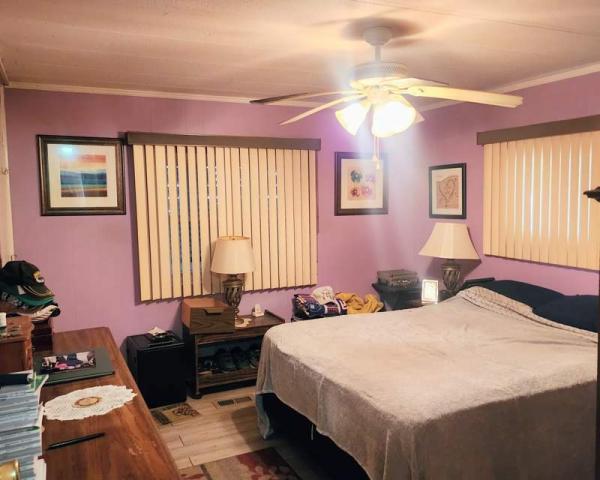 1980 TWIN Manufactured Home