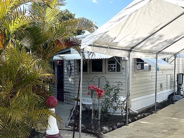 1986 kropf Manufactured Home