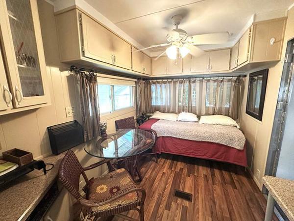1986 kropf Manufactured Home
