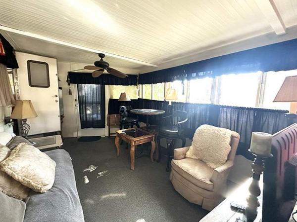 1986 kropf Manufactured Home