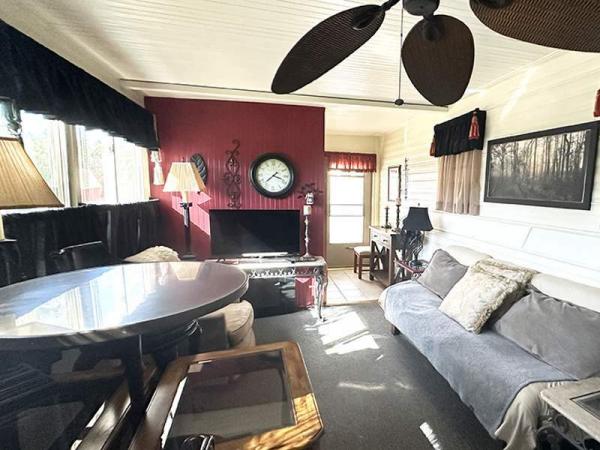 1986 kropf Manufactured Home
