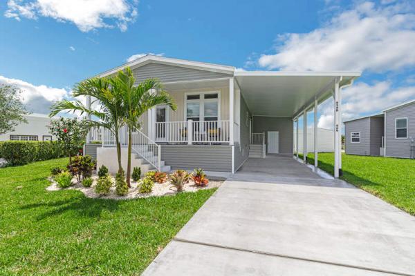 Photo 1 of 2 of home located at 4340 Kings Drive Lot #469 Boynton Beach, FL 33436