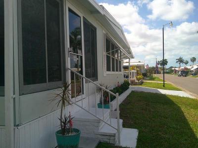 Photo 5 of 8 of home located at 338 Avocado St Bradenton, FL 34207