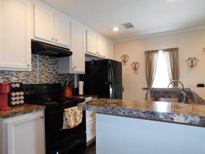 Photo 3 of 37 of home located at 1507 Black Forest Dr Lakeland, FL 33810