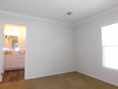 Photo 5 of 37 of home located at 1507 Black Forest Dr Lakeland, FL 33810