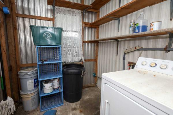 1981 TWIN Mobile Home