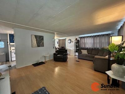 Photo 4 of 46 of home located at 2828 NE 49th Avenue Lot 99 Ocala, FL 34470