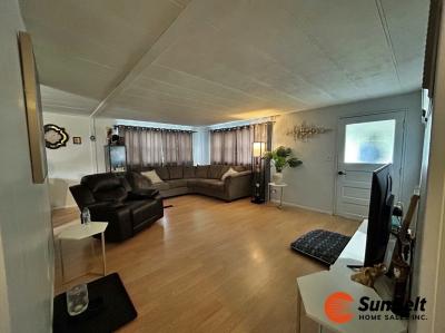 Photo 5 of 46 of home located at 2828 NE 49th Avenue Lot 99 Ocala, FL 34470