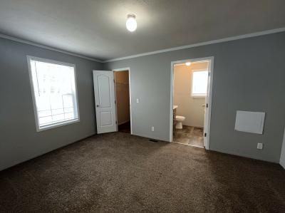 Photo 4 of 10 of home located at 4903 Uxton Ct Sterling Heights, MI 48310