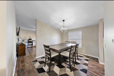 Photo 5 of 14 of home located at 7074 Chippewa Dr Romulus, MI 48174