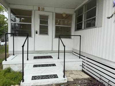 Photo 3 of 20 of home located at 1703 Magnolia Ave, Lot #B-10 South Daytona, FL 32119