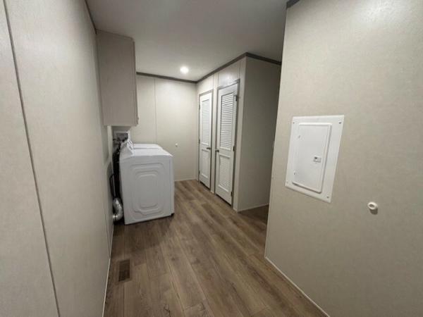 2025 Clayton 95PLH28523G Mobile Home