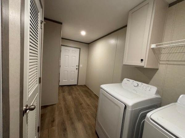 2025 Clayton 95PLH28523G Mobile Home
